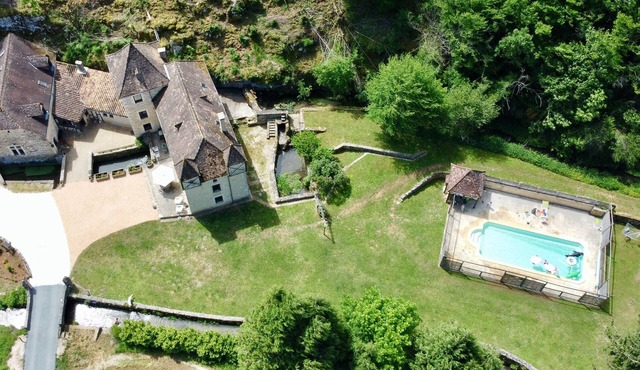 5 Bedroom Private vacation home in SALIGNAC EYVIGNES