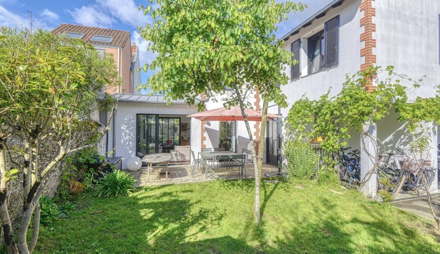 5 Bedroom Private vacation home in Nantes