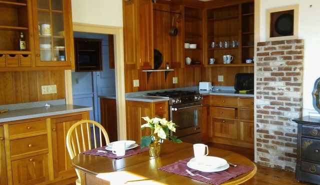 5 Bedroom Riverfront Antique Home