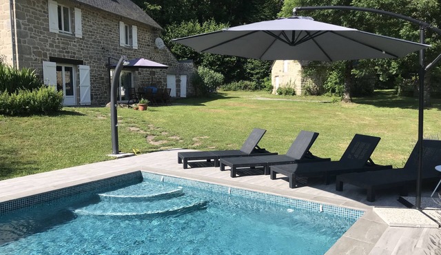 5 Bedroom secluded house with private heated pool