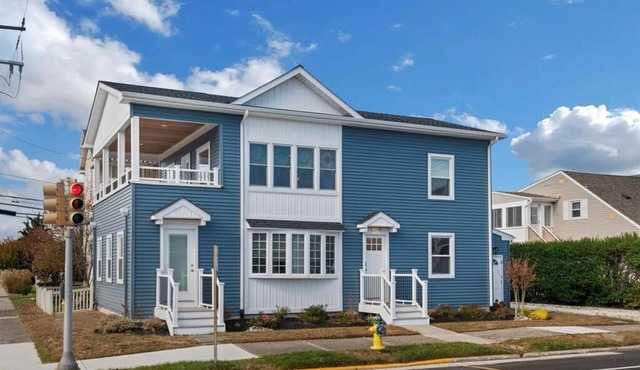 5 Bedroom Single Family House in Gold Coast Area!