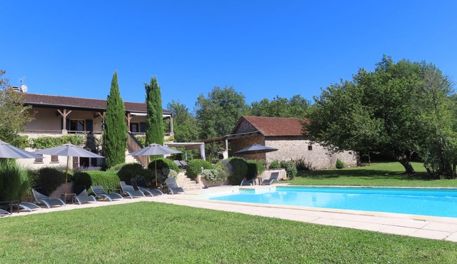 5 Bedroom (Sleeps 10) House in Calvignac