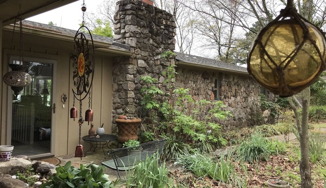 5 Bedroom Spacious Lake House Perfect for Families