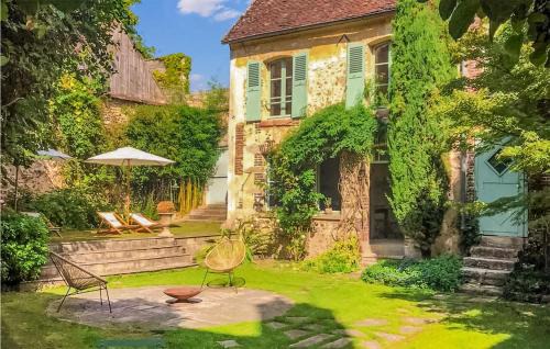 5 Bedroom Stunning Home In Villeneuve-Sur-Yonne