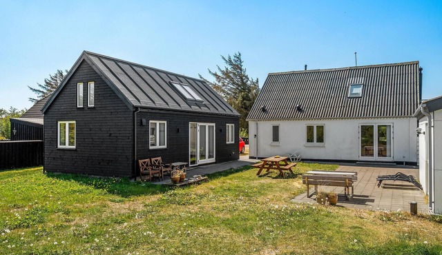 5 bedroom stunning home in Snedsted