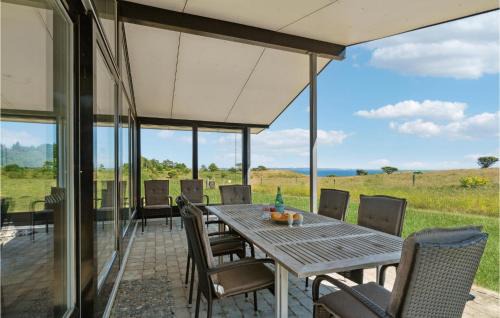 5 Bedroom Stunning Home In Knebel