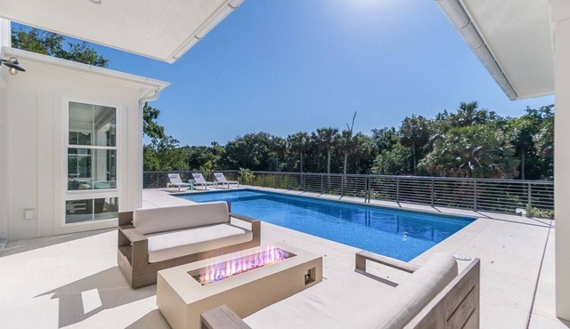 5 bedroom stunning home. Walking distance to town and the beach.