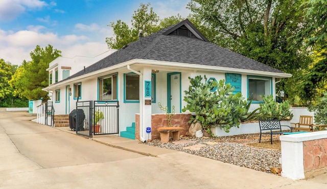 5 Bedroom THREE Private Living Spaces on Main Street Cottonwood WALK to Old Town