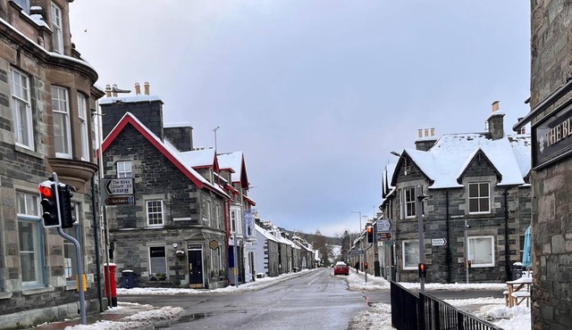 5 Bedroom townhouse in Aberfeldy centre.