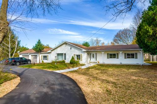 5 Bedroom Vacation Cottage - King City