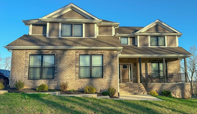 5-bedroom vacation home with private slip, just 10 minutes from the marina