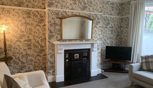 5 Bedroom Victorian House in Westgate-on-Sea (nr Margate) 5 min walk to beach