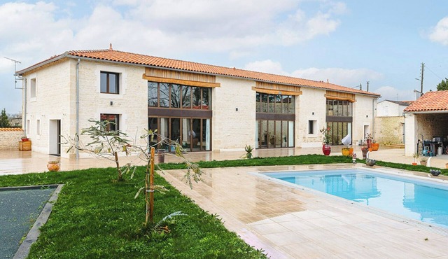 5 Bedroom Villa in Marsais