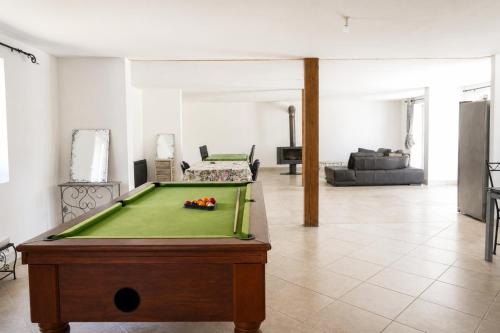 5-Bedroom Villa with Gym and Pool Table