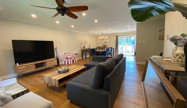 5 Bedroom waterfront Cottage sleeps 10