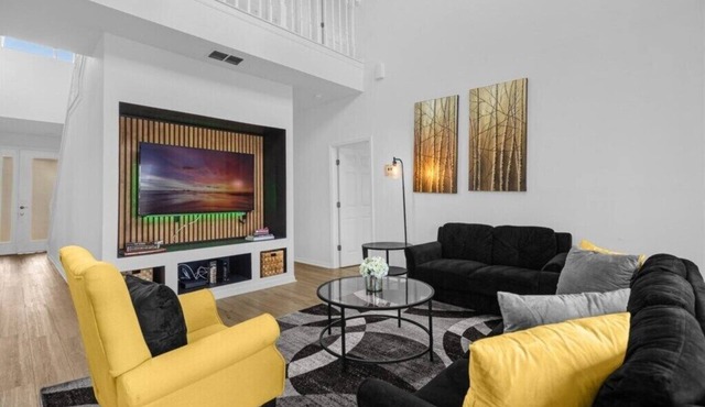 5 Bedrooms/3.5 Bathrooms/Sunset Lakes (2943 SV)