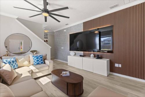 5 Bedrooms 4.5 Bathrooms Veranda Palms 2669 SC