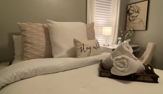 5 bedrooms for Large groups, 2 Apartments combined, Pet Friendly