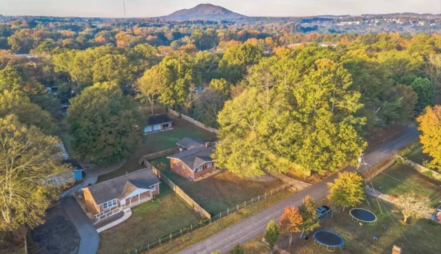 5 bedrooms | Great Neighborhood | 6 Flags