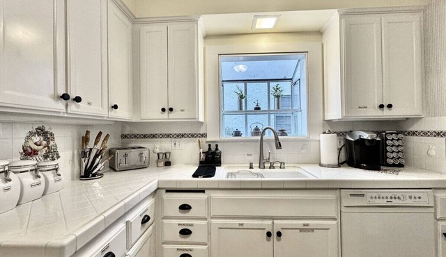 5 Bedrooms-King Bed-Land Park-Sacramento Zoo