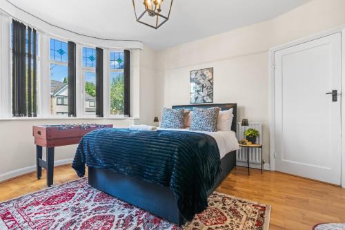 5 Bedrooms LWB VAN Parking Moseley Edgbaston Birmingham 6 Beds - Easy Commute to NEC, Airport, Interchange M42 HS2 Solihull City Centre and more! - Contractor Work Stays Available - Samina ARZ Stays