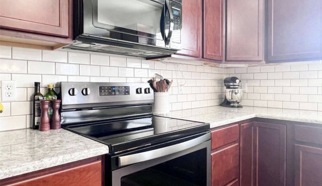 5 bedrooms near SAFB