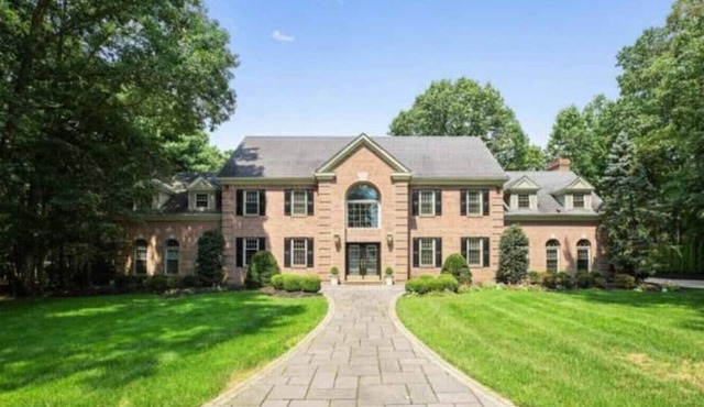 5 Bedrooms | Indoor Pool | Huge Yard