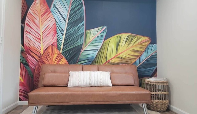 5 bedrooms with 4 Full Bath, Fire Pit, BBQ and Plush Amen on 1/2 acre