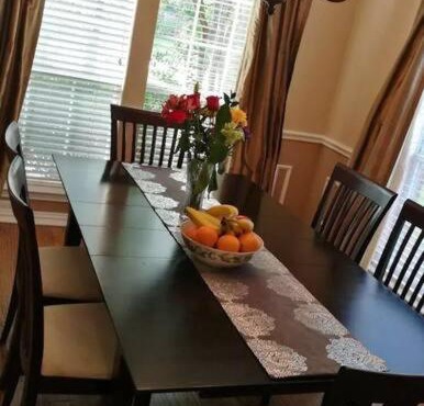 5 bedrooms4 bathrooms Single house