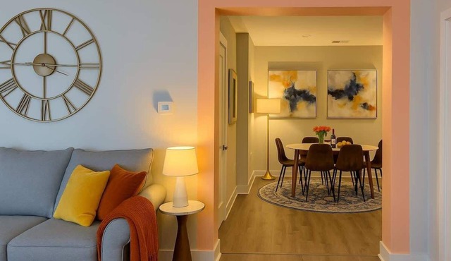 5 Beds | 1500 ft² | Walkable | Kitchen | 1.5 Bath
