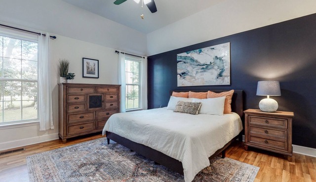 5 beds | 3 baths | Prime Location
