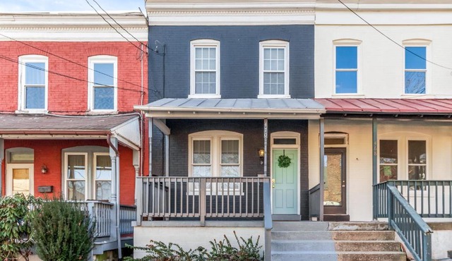 5 Beds . Great for Families and Vacationers