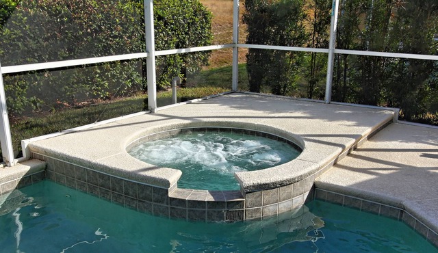 5 BR / 3 BA Five Bedroom House In Davenport, Sleeps 12