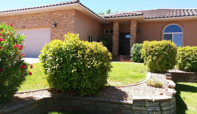 5 BR/4 BA Home for Large Groups near Lake Powell/Antelope Canyon/Horseshoe Bend