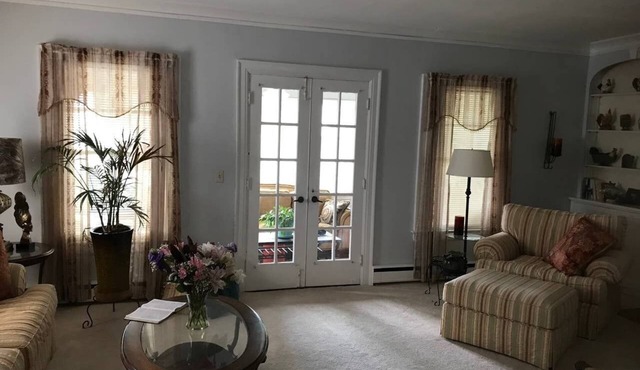 5 BR Bethesda House 5 Beds