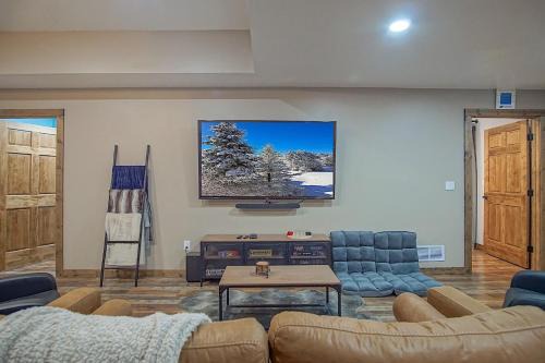 5 Br: Cupp Runneth Over - Luxurious retreat nestled 97 miles from Snowshoe