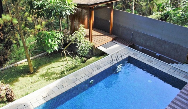5 BR Hill View Villa with a private pool 1