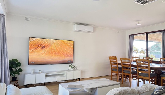 5 BR House - Private Home on Shared Block