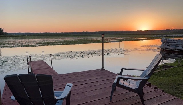 5 BR Lake home with lakeside cabin and amazing views. Year round lake activity