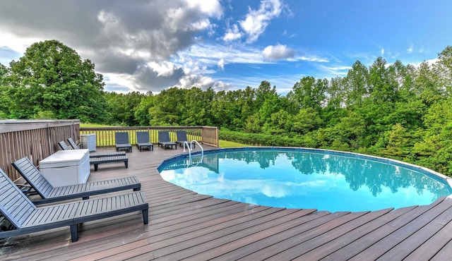 5 BR Luxury Cabin | Pool, Hot Tub & Game Room