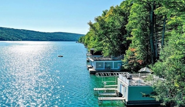 5 BR with Boathouse on Skaneateles Lake