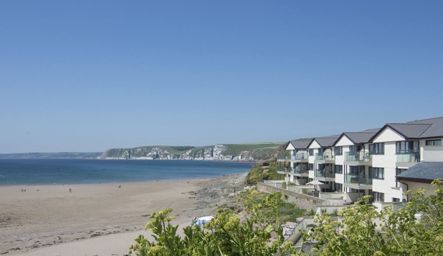 5 BURGH ISLAND CAUSEWAY, pet friendly, with pool in Bigbury-On-Sea