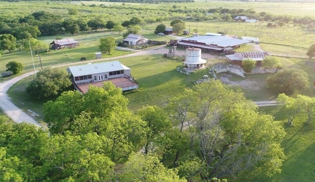 5 cabins+2400 Sq ft Dance Hall!