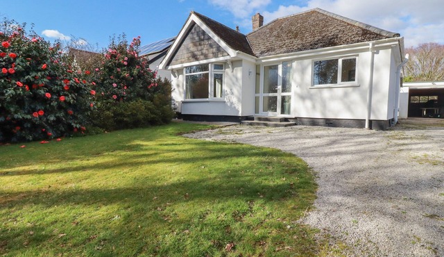 5 CARLYON ROAD, pet friendly, with open fire in Playing Place