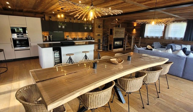 5* Chalet in Les Gets: Luxury, jacuzzi, sauna, pets allowed