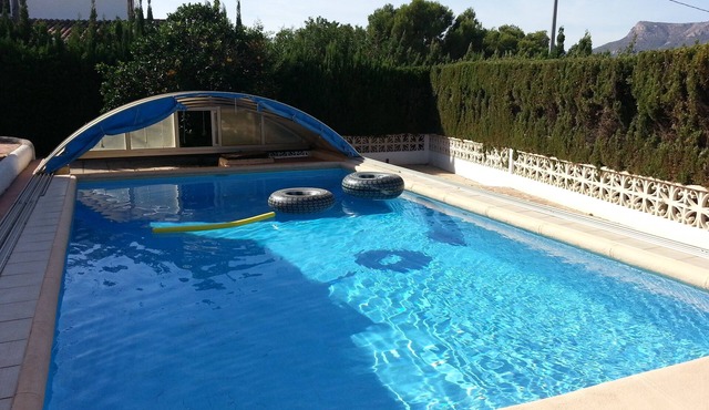 5 DBR villa.Dual level with own pool. Walking distance to Calpe's Levante beach