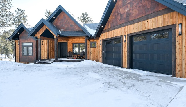 5 En Suites for all Bedrooms! , 3720 Sq. Ft., Hot Tub, Fully Custom! Clubouse