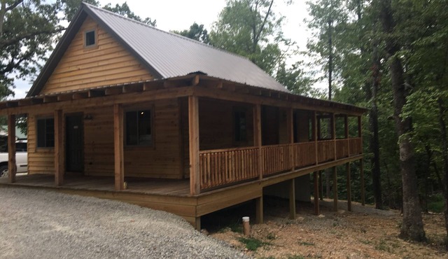 #5 Fall Creek Cabins 1 mile from Lake Norfork and Mountain Home Ar.