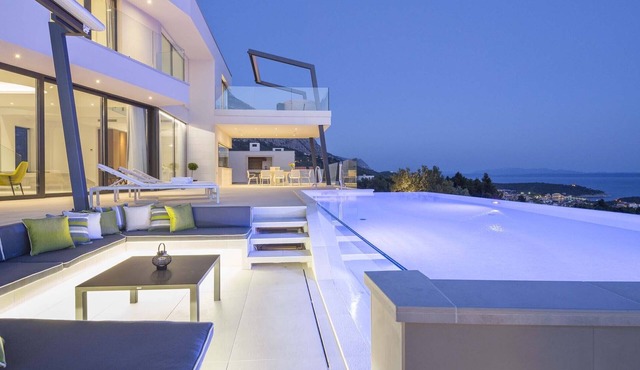 5*Familiy Villa,Seaview,Indoor&Outdoor Heated Pools+free airport transf up to 7p