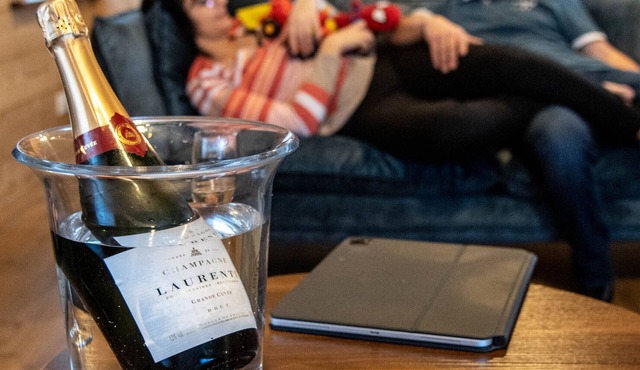 5* gîte with indoor pool, sauna, 20 mins from ski slopes, 300 m from a lake